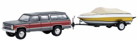 GreenLight GL-32290-B 1/64 1987 Chevrolet Suburban with Boat Trailer and Boat (8867956261101)