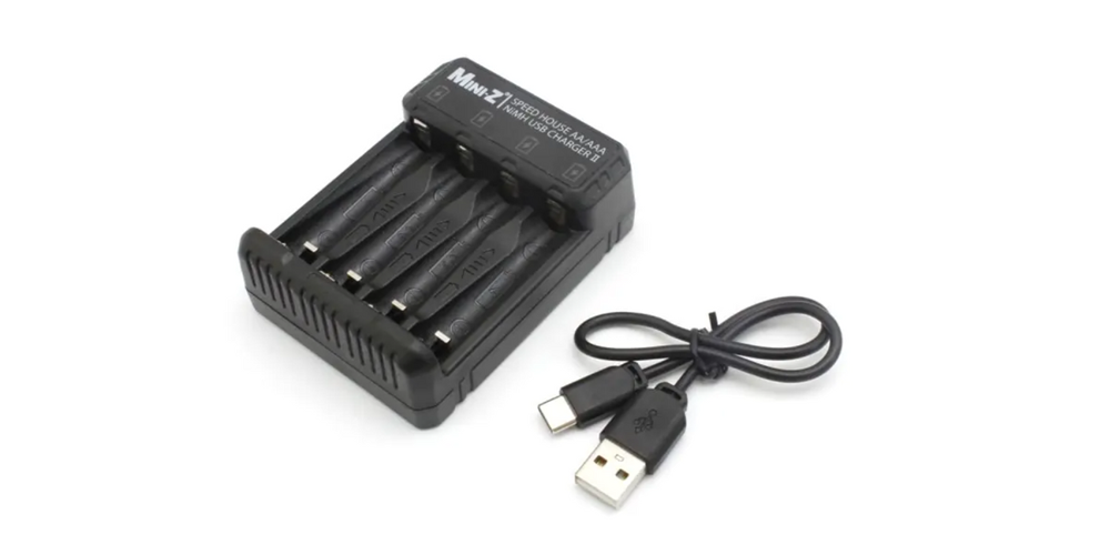 Kyosho 72211 NIMH USB AA/AAA Charger (8201132572909)