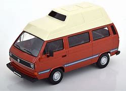 Motormax MX-79594 1/24 1980 Volkswagen Type 2 (T3) - Camper Van (8867975102701)