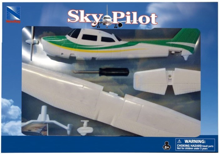 New Ray NR-20665 Sky Pilot: Cessna 172 Skyhawk - Wheeled (8868017897709)