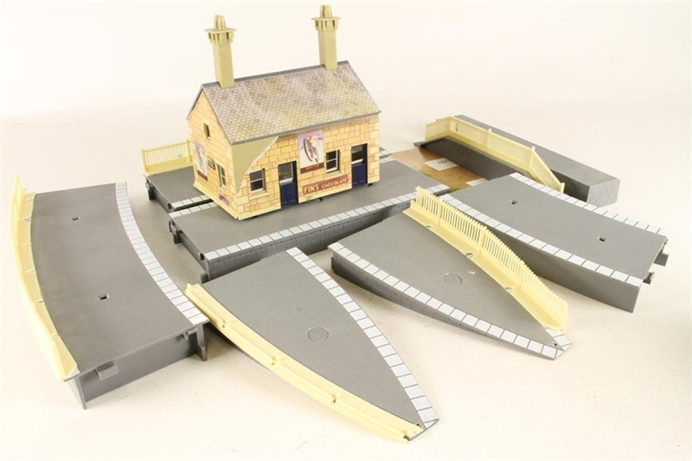 Hornby R8000 Country Station OO gauge - Hobby City NZ (7825137041645)